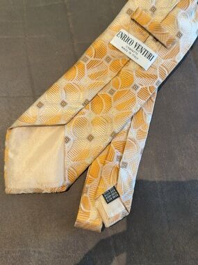 Enrico Venturi 100% Silk Tie Made in Italy Gold Champagne Geometric